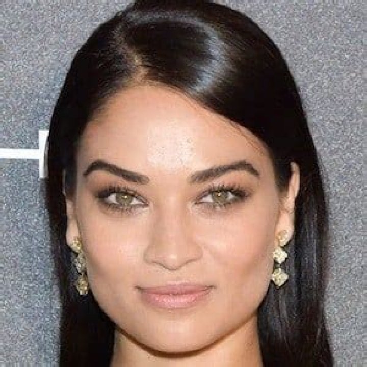 All About Shanina Shaik | Age, Net Worth, Relationship, Career