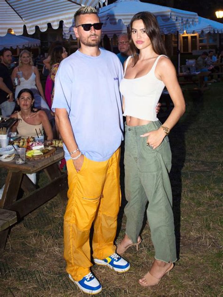 Amelia Hamlin Rocks A Yellow Bikini After Mom Lisa Rinna Disses Scott Disick On ‘RHOBH’