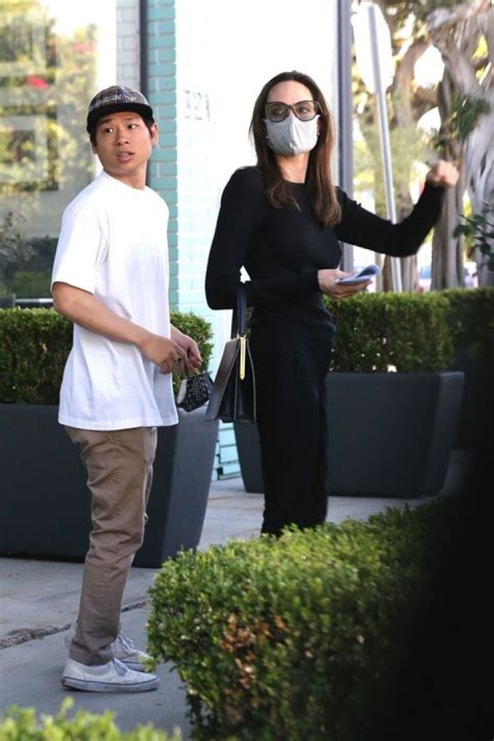 Angelina Jolie Funiture Shops With Kids Zahara, 15, & Pax, 17 & In L.A. After Dinner With The Weeknd