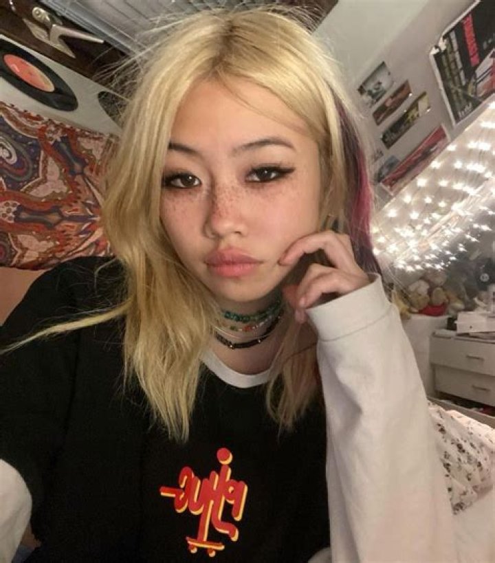 beabadoobee Celebrates The ‘last day on earth’ In New Song & Video – Hollywood Life