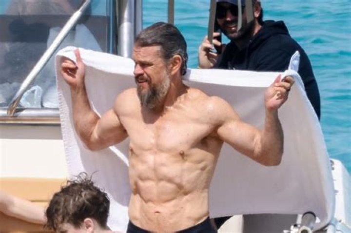 Ben Affleck Puts His Big Muscles On Display While Filming New Thriller In Austin — Photo