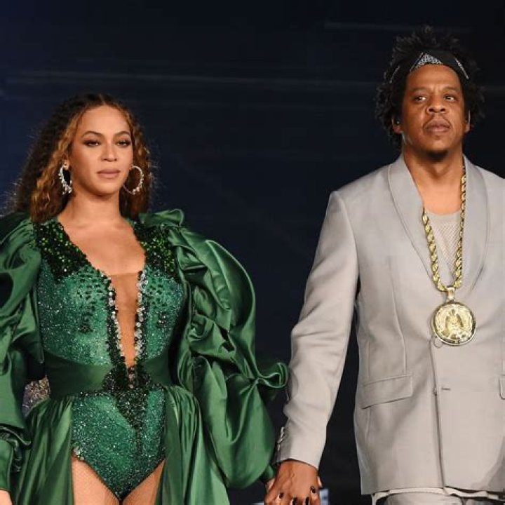 Beyonce & Jay Z Slammed For Not Brushing Her Hair – Hollywood Life