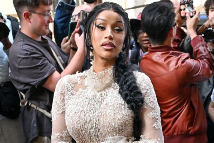 Cardi B Brags About Being ‘Single, Bad & Rich’ 3 Weeks After Filing To Divorce Offset