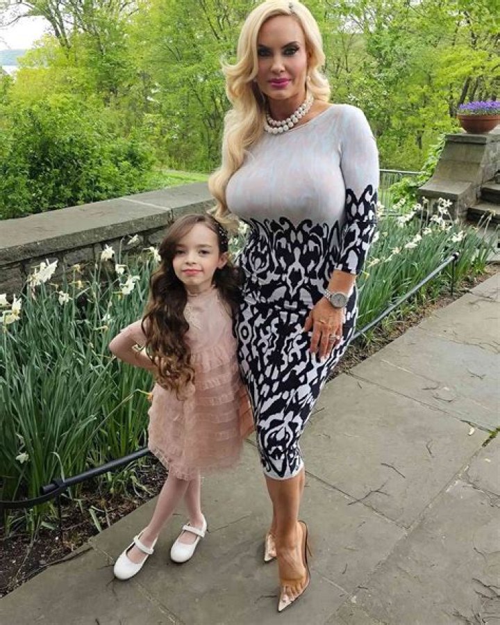 Coco Austin Calls Daughter A ‘Boob Freak’ Amid Breastfeeding Backlash – Hollywood Life