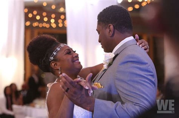 Couple Weds In Romantic Ceremony – Hollywood Life