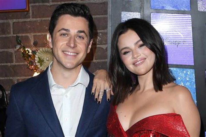 David Henrie Gets Married & ‘Wizards Of Waverly Place’ Co-Star Selena Gomez Was There