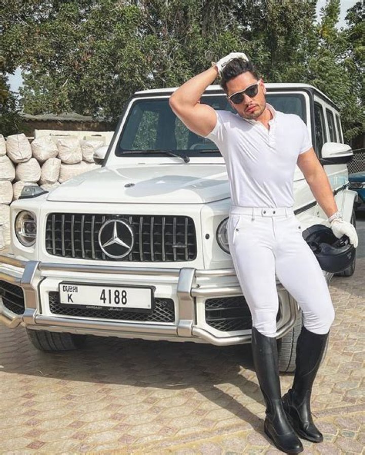 Ebraheem Al Samadi: Reality Star Detailed Bio, Age, Birthday, & Height Insights and more