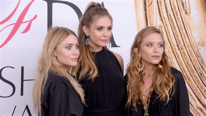 Elizabeth Olsen With Mary-Kate & Ashley: Photos – Hollywood Life