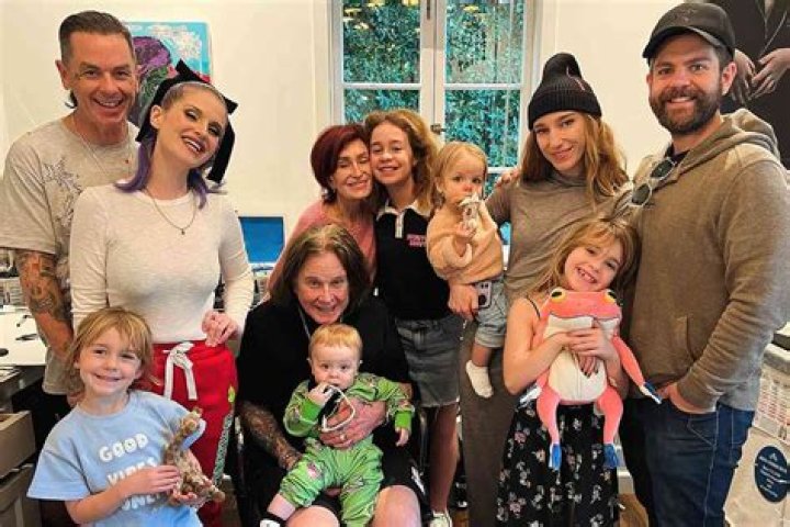 Everything To Know About The Singer’s Six Children – Hollywood Life