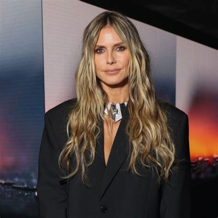 Heidi Klum Rocks Sheer Top & Red Leather Pants On ‘Jimmy Kimmel’ – Hollywood Life