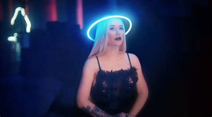 Iggy Azalea’s ‘Savior’ Video — PICS