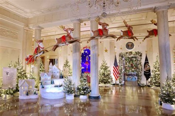 Jill Biden’s White House Christmas Decorations 2022: Photos – Hollywood Life