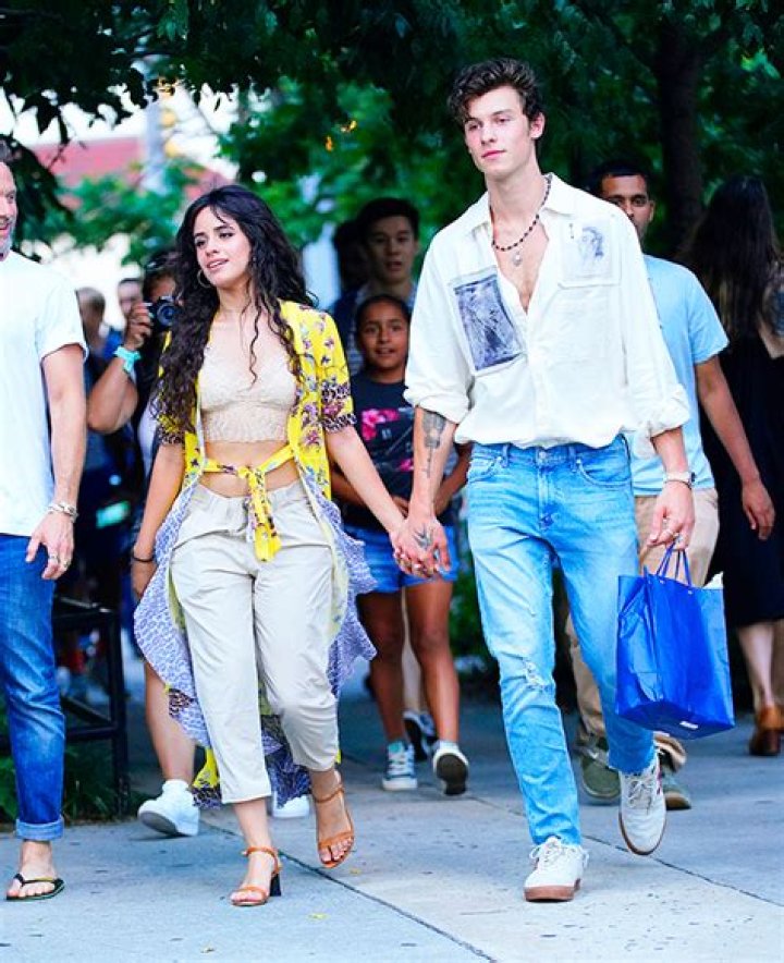 Justin Bieber Says Shawn Mendes & Camila Cabello’s Kiss Is ‘Weird’ – Hollywood Life