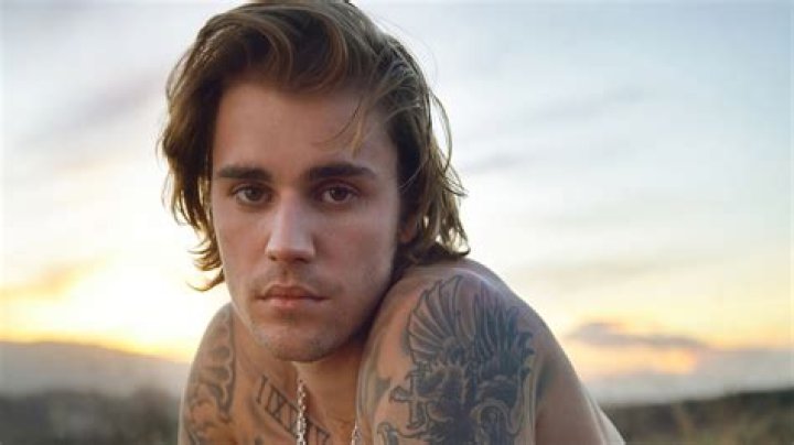 Justin Bieber Shows Off Seriously Sexy Abs While Soaking Wet — Hot Pics