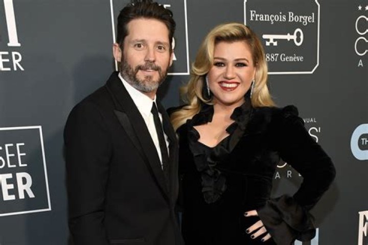 Kelly Clarkson Reportedly Asks Judge To Legally Restore Her Last Name Amid Brandon Blackstock Divorce