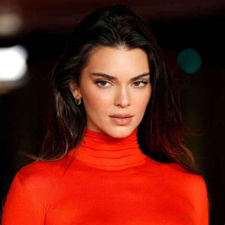 Kendall Jenner Sizzles In Bright Orange Bikini During Luxurious Boat Outing In Miami – Pics