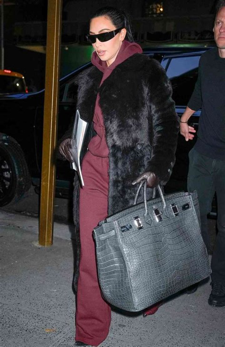 Kim Kardashian Still Has Hermes Bag North West Painted On In 2014 Amidst Oil Painting Drama