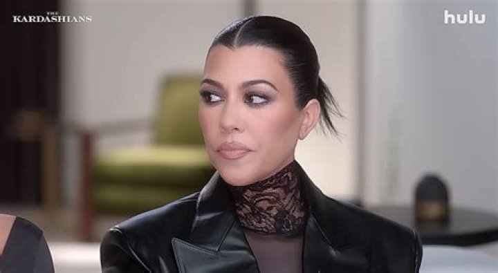 Kourtney Kardashian Reacts to Claim That Sister Kim Shaded Her Bikini Body in Birthday Tribute