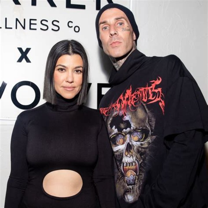 Kourtney Kardashian & Travis Barker Kiss & Are Caught In Full ‘PDA’ Mode At Halloween Horror Nights