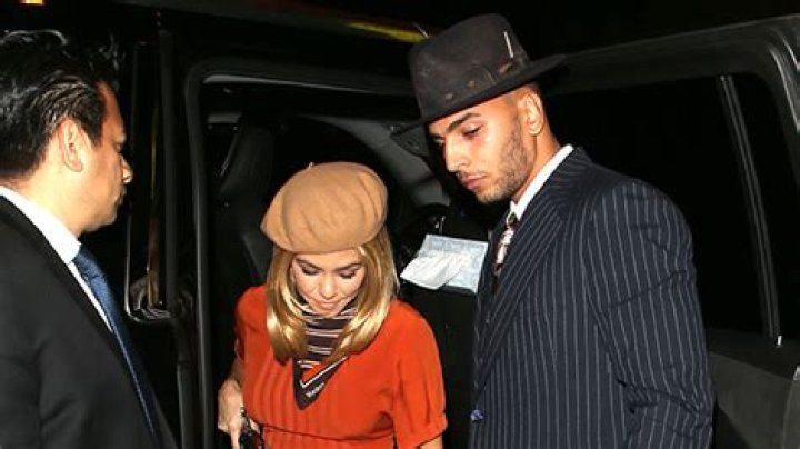 Kourtney Kardashian & Younes Bendjima’s Bonnie & Clyde Costumes 2017 – Hollywood Life