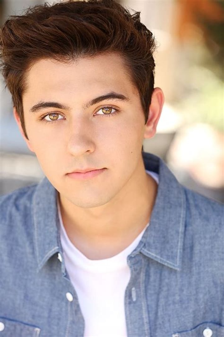 Kyson Facer - Bio, Age, Wiki, Facts and Family