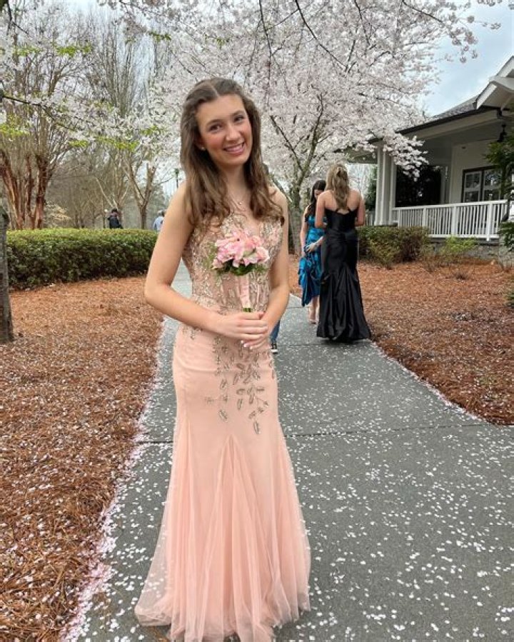Lilah Levine - Bio, Age, Birthday, Wiki, Facts and Family