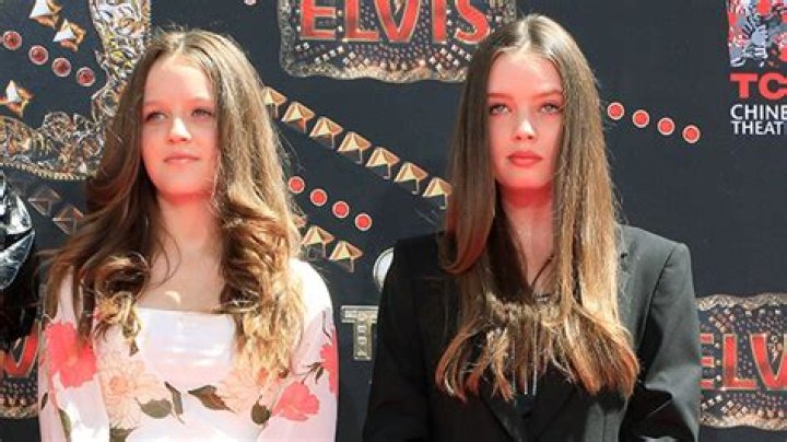 Lisa Marie Presley’s Twin Daughters Seen In 1st Photos Since Her Death – Hollywood Life