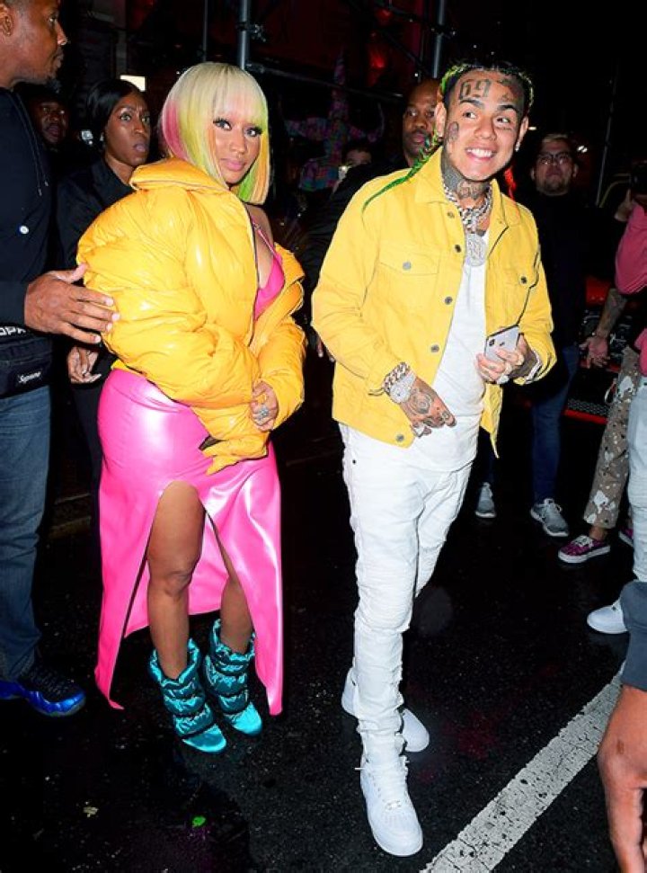 Nicki Minaj Told Tekashi 6ix9ine About Her Pregnancy Before News Broke – Hollywood Life
