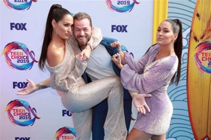 Nikki Bella & Artem Chigvintsev Kissing & Dancing Ahead Of ‘DWTS’ Premiere – Hollywood Life
