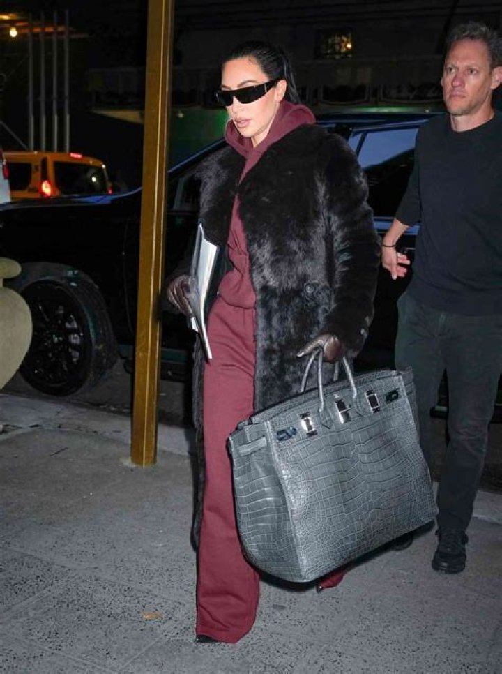[PIC] Amber Rose Disses Kim Kardashian With Birkin Bag — Calling Her ‘Fake’ – Hollywood Life