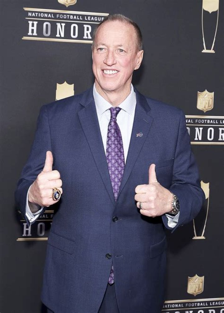 Pics Of The Former NFL Quarterback & Hall Of Famer – Hollywood Life
