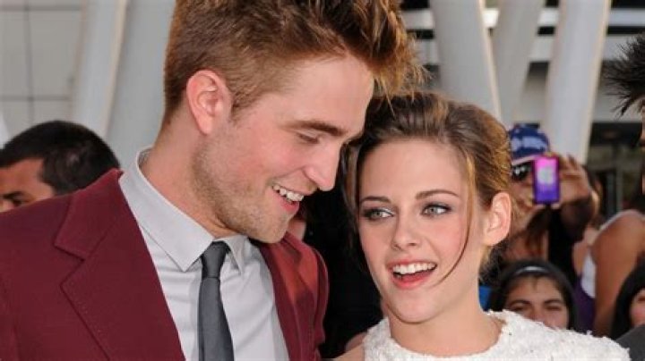 Robert Pattinson Misses Kristen Stewart’s Smile & Laugh Every Day