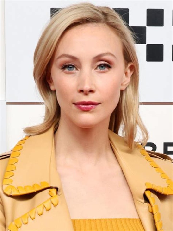 Sarah Gadon - Bio, Age, Wiki, Facts and Family