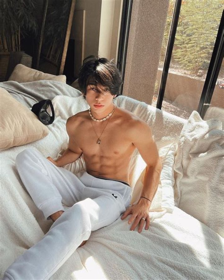 Sebastian Moy - Bio, Age, height, weight, Wiki, Facts and Family