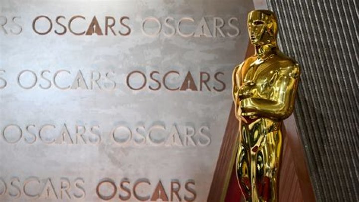 See Photos Of The Oscar-Winning Actor – Hollywood Life