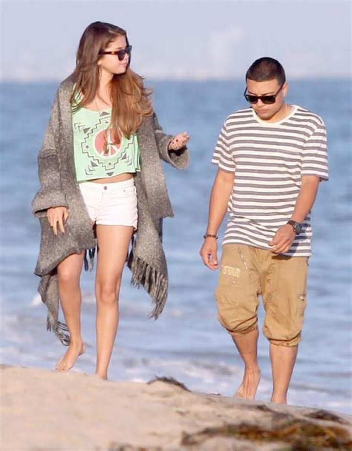 Selena Gomez & Alfredo Flores At Malibu Beach