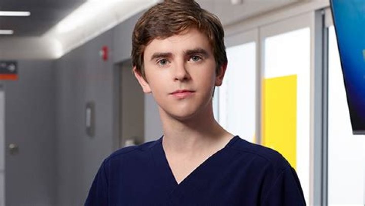 Shaun Accuses a Patient of Being a Terrorist — Recap – Hollywood Life