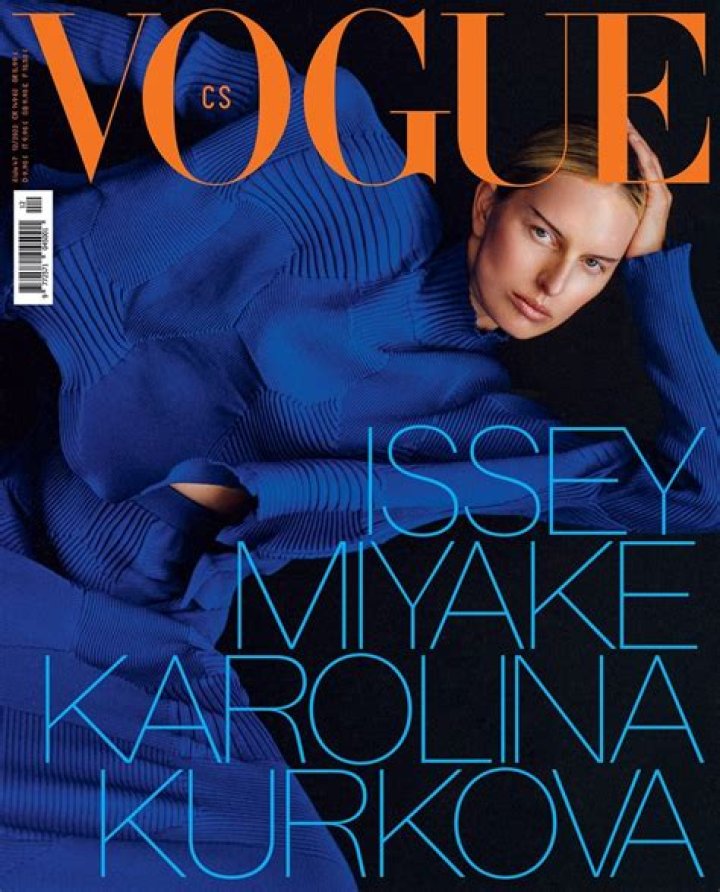 Supermodel & Mom Of 2 Karolina Kurkova On How Not To Lose Yourself After Having A Baby