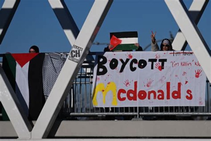 Thom Yorke Pushes Back Against Calls For Israeli Boycott