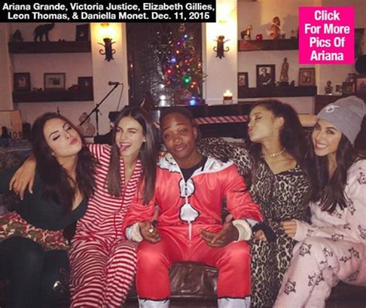 ‘Victorious’ Reunion: Ariana Grande, Victoria Justice & More Cast Throw Onesie Party — Pics