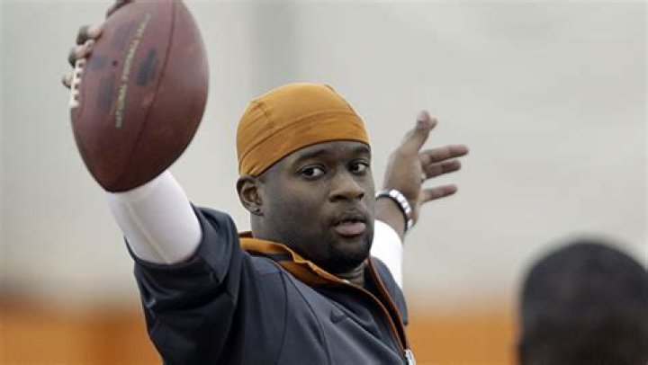 Vince Young Bio – Hollywood Life