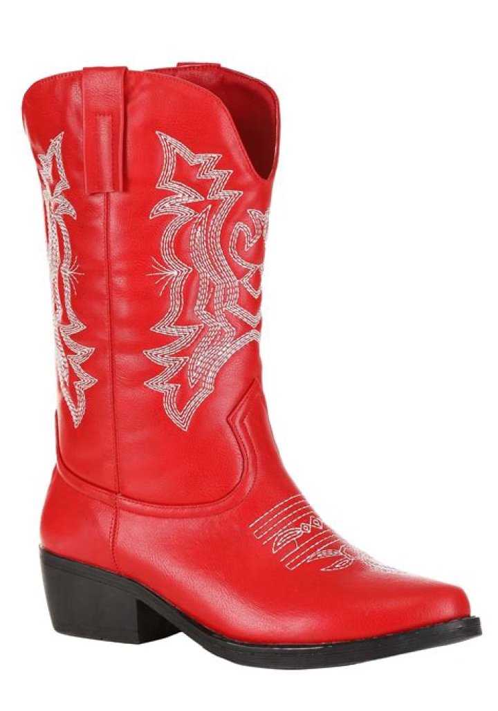 Watch Her Dancing In Red Bikini Top & Cowboy Boots – Hollywood Life