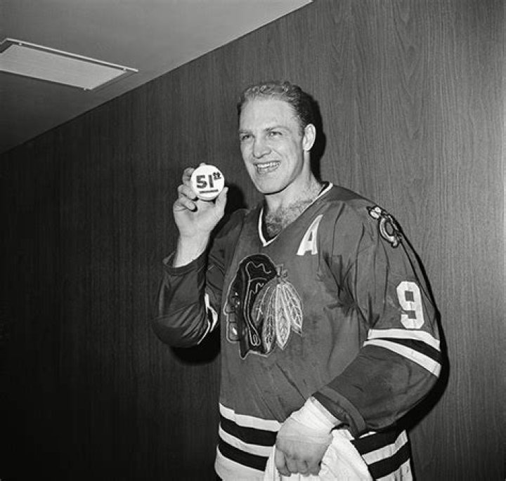 Who Is Bobby Hull? 5 Things On The Hockey Legend Who Died – Hollywood Life