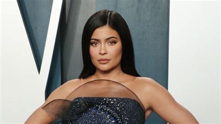 Who Is Casey in Kylie Jenner’s Throwback Christmas Card? – Hollywood Life