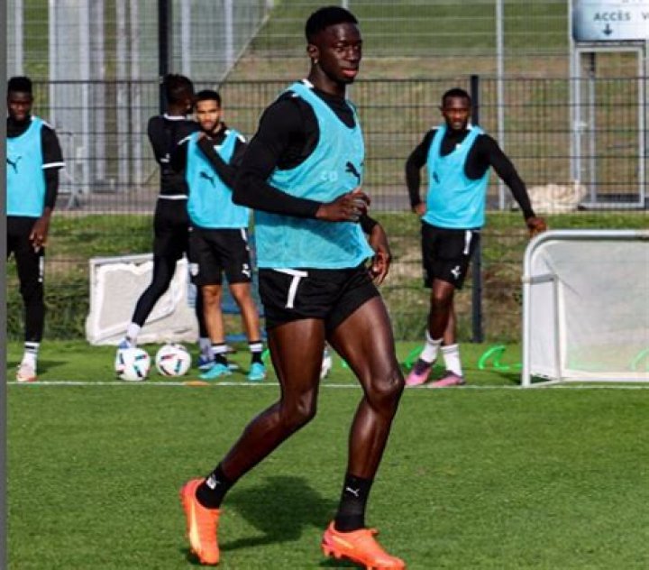 Who is Formose Mendy? Know About His Bio, Age, Net Worth, Salary, Earnings, Contract and Relationship Status