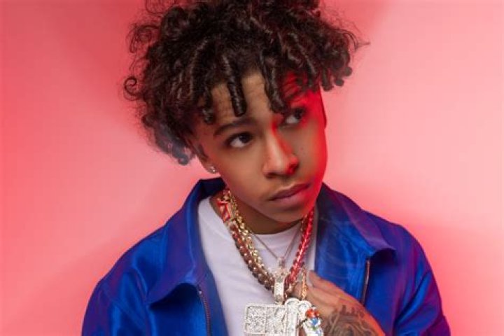 Who is RosyClozy ? Wikipedia,Age,Height,Weight,Real Name,Net Worth