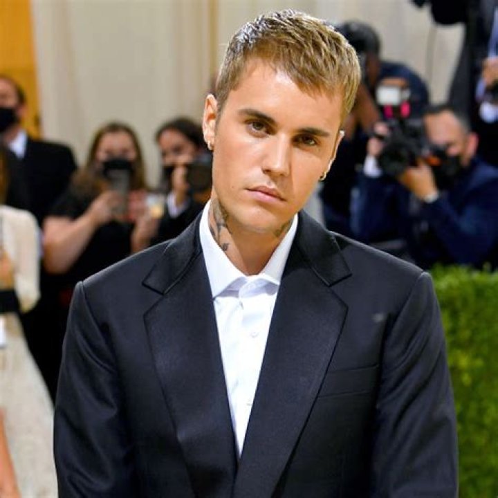Why Justin Bieber Didn’t Attend Met Gala 2019 W/ Hailey: Exclusive – Hollywood Life
