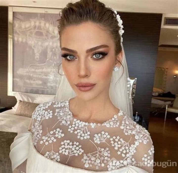 Yasemin Sefkatli